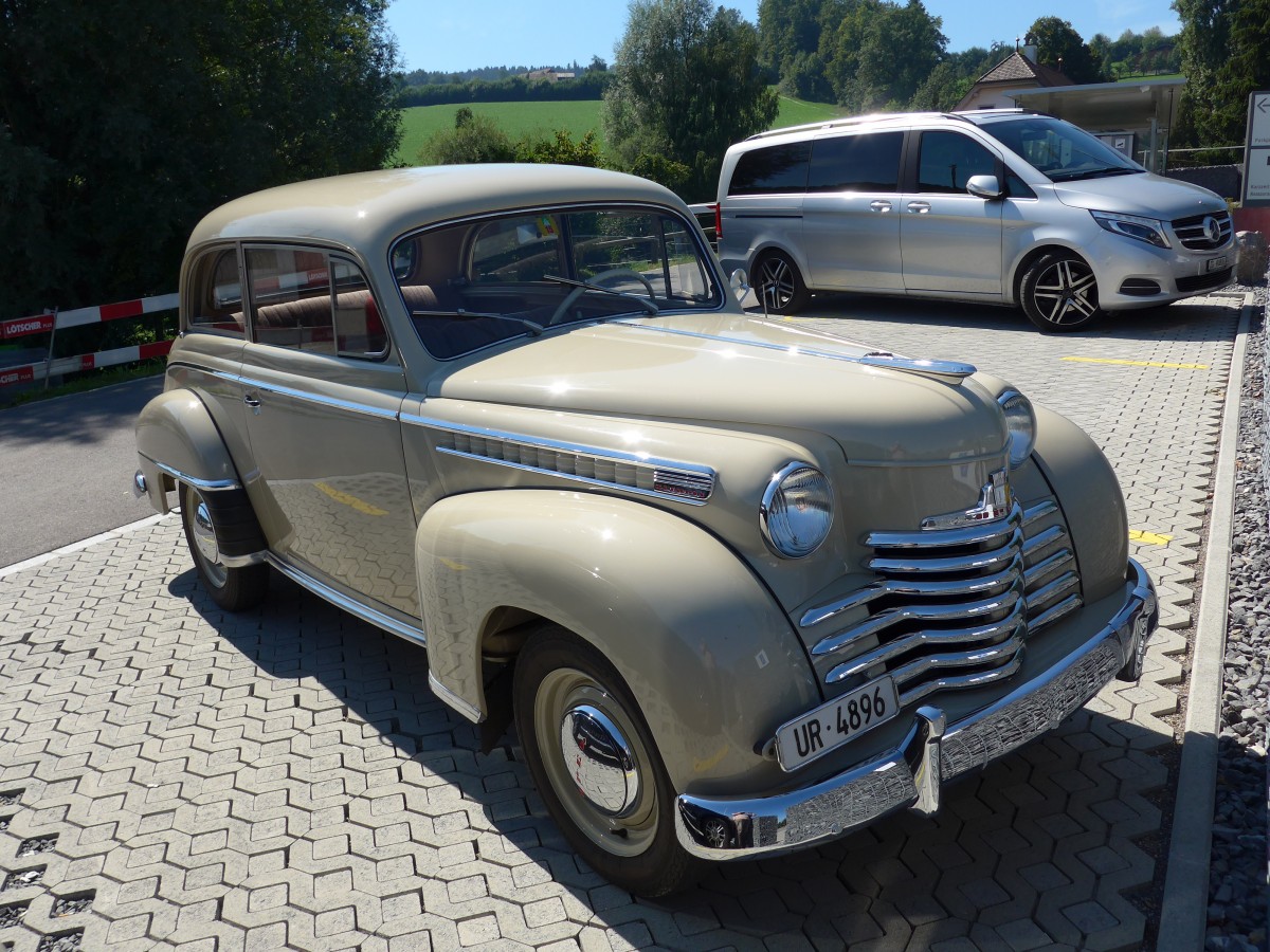 (164'111) - Opel - UR 4896 - am 29. August 2015 in Oberkirch, CAMPUS Sursee
