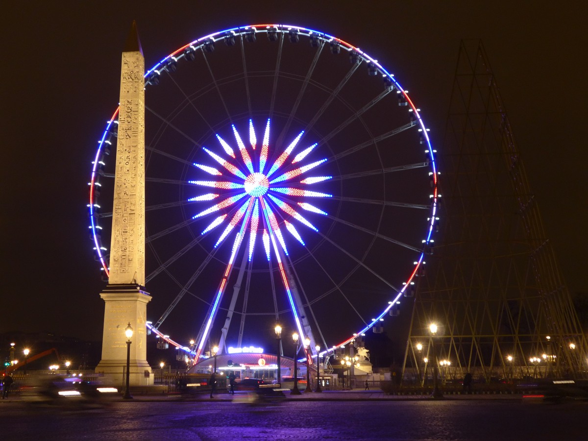 (167'044) - Obelisk + Riesenrad auf dem Place de la Concorde am 16. November 2015 in Paris