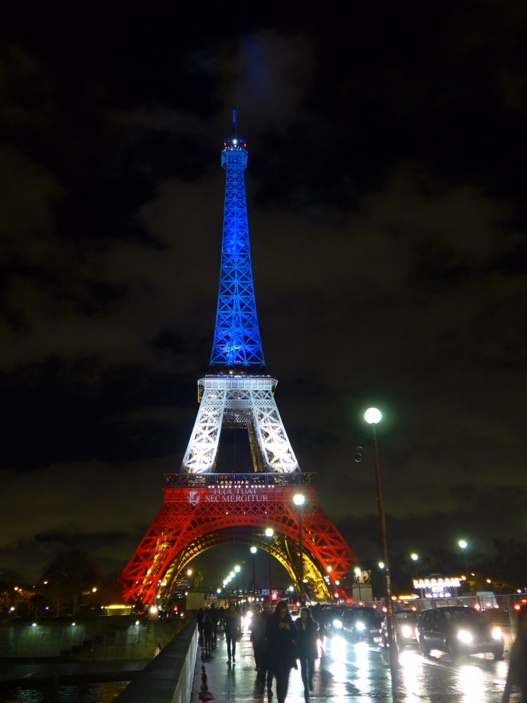 (167'297) - Der Eiffelturm am 17. November 2015 in Paris