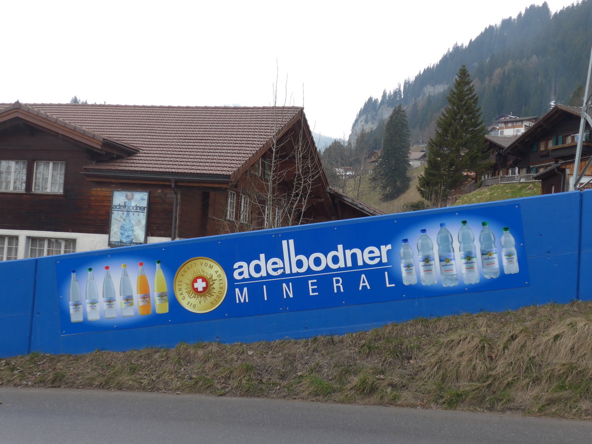 (169'536) - Adelbodner Mineralwasser-Werbung am 27. Mrz 2016 in Adelboden, Mineralquelle