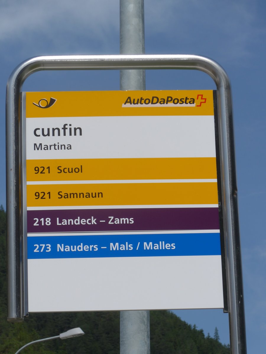 (173'339) - PostAuto-Haltestelle - Martina, cunfin - am 24. Juli 2016