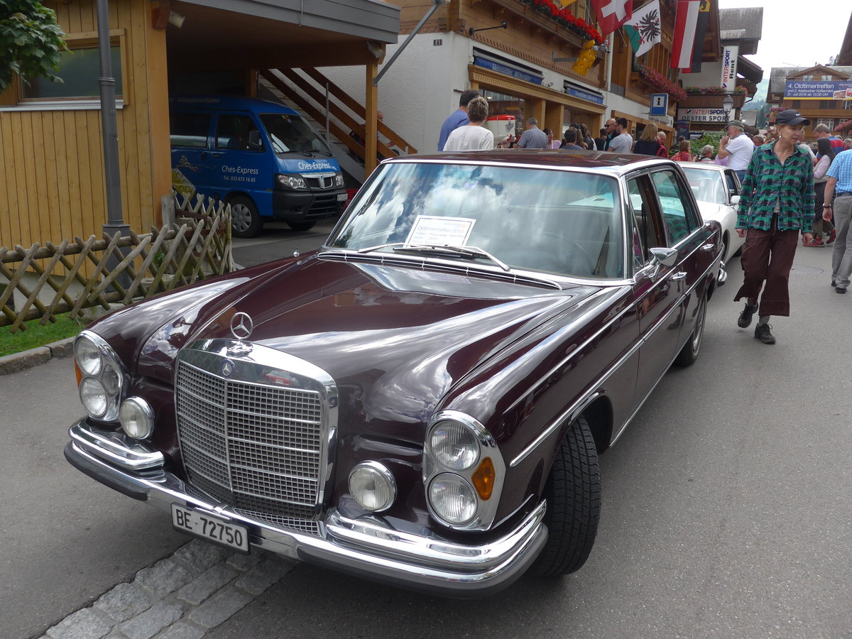 (173'521) - Mercedes - BE 72'750 - am 31. Juli 2016 in Adelboden, Dorfstrasse