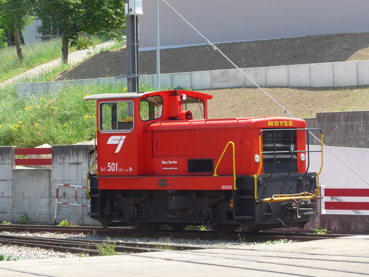 (181'048) - CJ-Rangierlokomotive - Nr. 501 - am 12. Juni 2017 im Bahnhof Tramelan