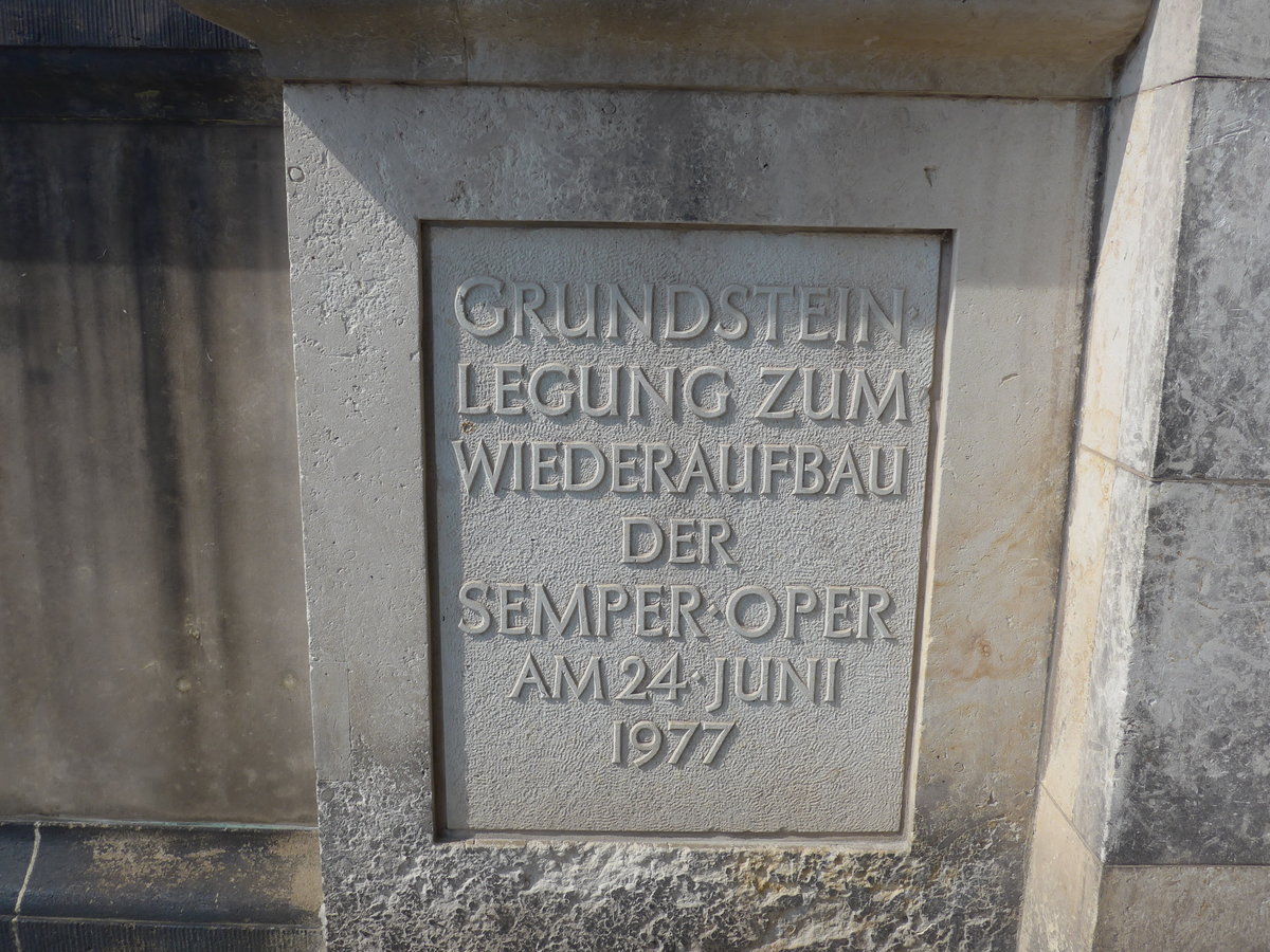(182'883) - Tafel fr die Grundsteinlegung zum Wiederaufbau der Semper-Oper am 8. August 2017 in Dresden