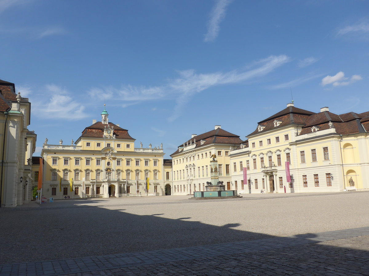 (183'836) - Das Schloss Ludwigsburg am 22. August 2017