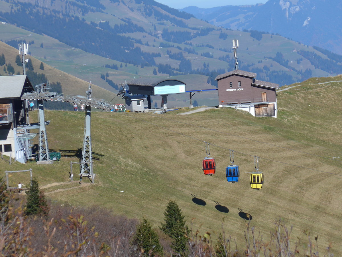 (185'843) - Gruppenumlaufbahn Tschenten und Bergstation Mser am 15. Oktober 2017 oberhalb Adelboden