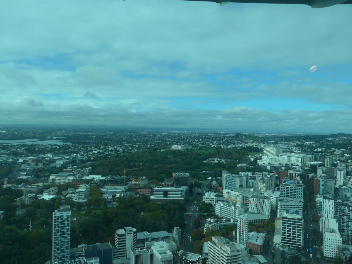 (192'156) - Auckland am 1. Mai 2018 vom Sky Tower aus