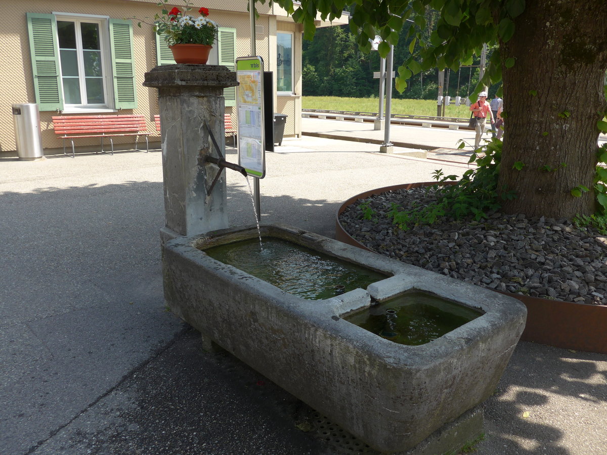 (193'739) - Brunnen am 3. Juni 2018 beim Bahnhof Trubschachen