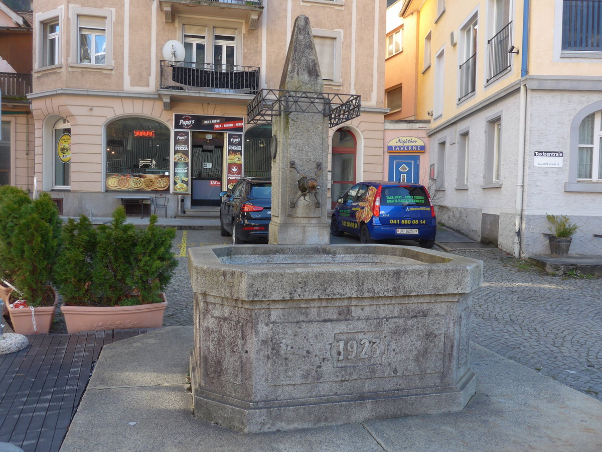 (202'519) - Brunnen von 1923 am 19. Mrz 2019 in Erstfeld