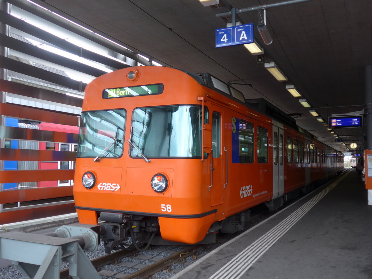 (203'499) - RBS-Pendelzug - Nr. 58 - am 7. April 2019 im Bahnhof Worb Dorf