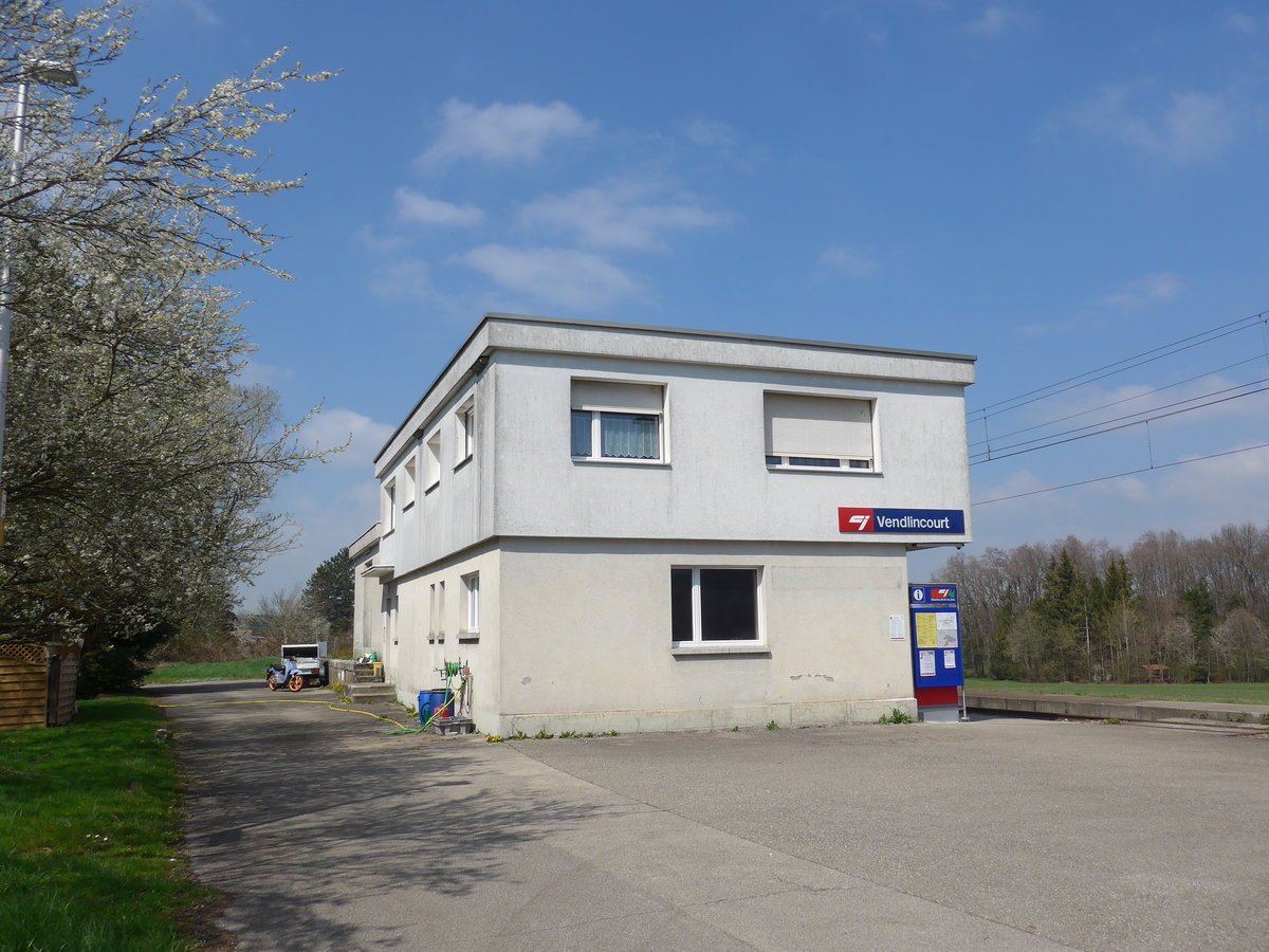 (203'746) - Der Bahnhof Vendlincourt am 15. April 2019