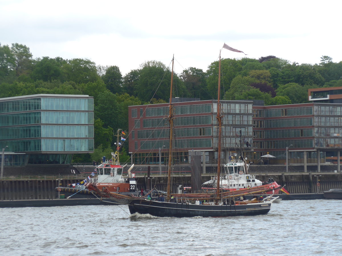 (204'814) - 830. Hafengeburtstag mit Schiffsparade am 10. Mai 2019 auf der Elbe in Hamburg