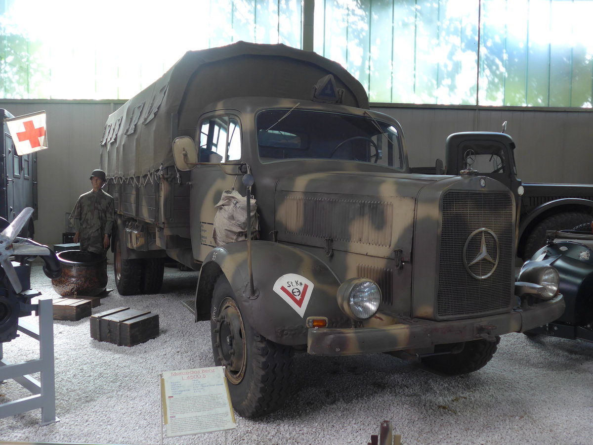 (205'053) - Mercedes am 13. Mai 2019 in Sinsheim, Museum