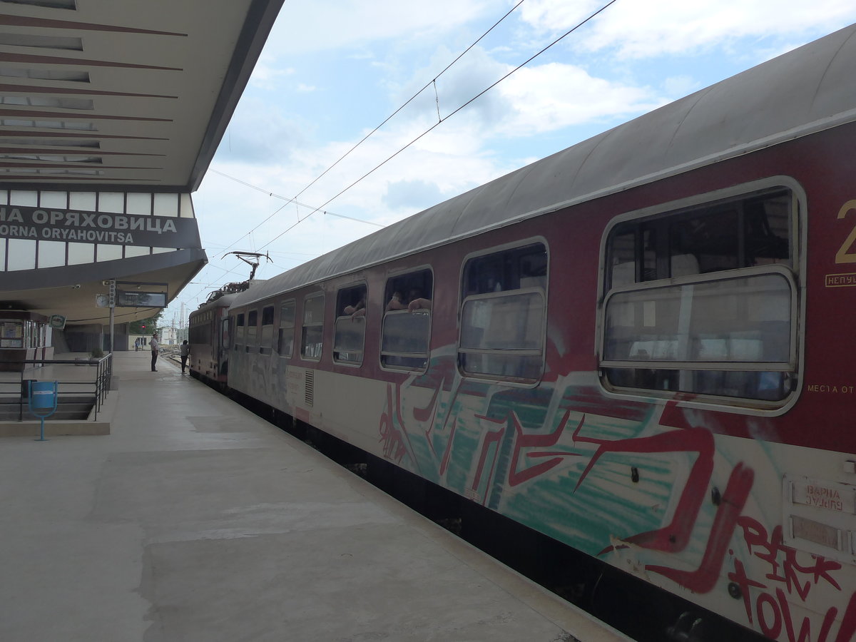 (207'392) - BDZ- Personenwagen am 5. Juli 2019 im Bahnhof Gorna Orjachowiza