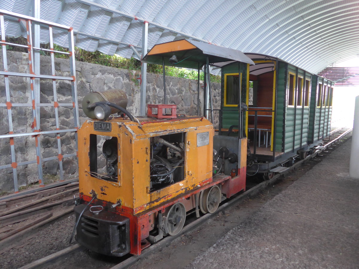 (211'405) - TTA-Diesellokomotive am 16. November 2019 in Nuevo Arenal, Los Hroes