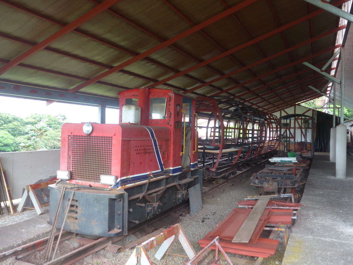 (211'410) - TTA-Diesellokomotive am 16. November 2019 in Nuevo Arenal, Los Hroes