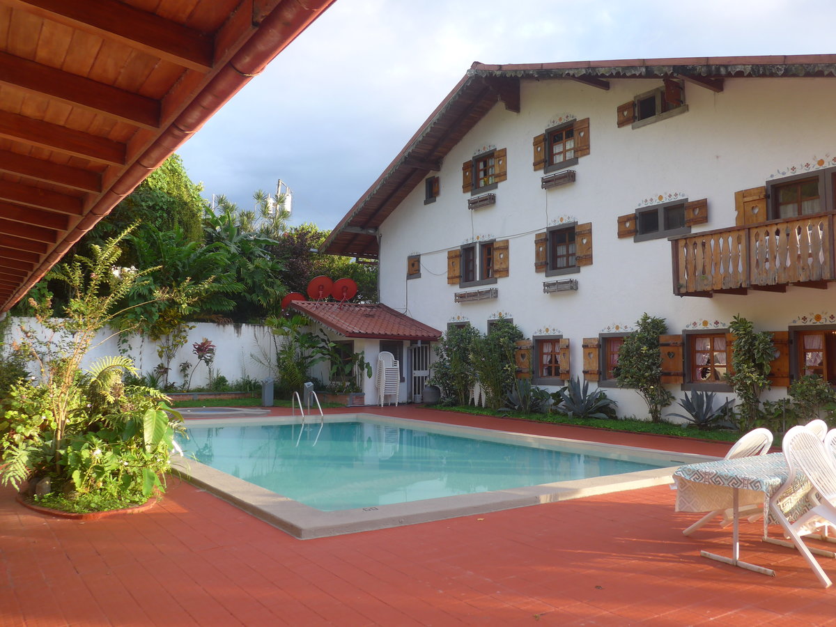 (211'743) - Schwimmbad beim Hotel-Restaurant Los Hroes am 19. November 2019 in Nuevo Arenal, Los Hroes