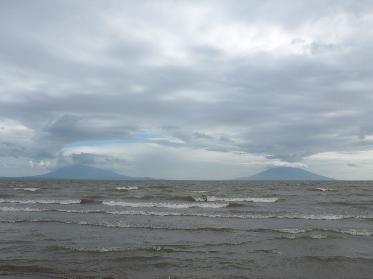 (211'961) - Die Vulkane Concepcin und Maderas im Nicaraguasee am 22. November 2019 von El Coco aus