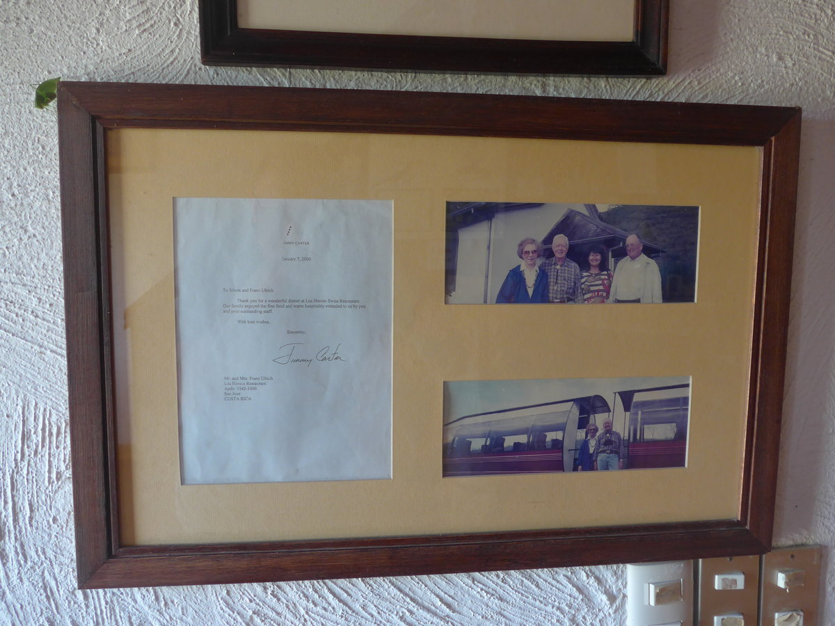 (212'272) - Jimmy Carter, ex US-Prsident besuchte im Jahr 2000 mit seiner Frau das Hotel-Restaurant Los Hroes in Nuevo Arenal (Bild hngt in der Reception; am 24. November 2019)
