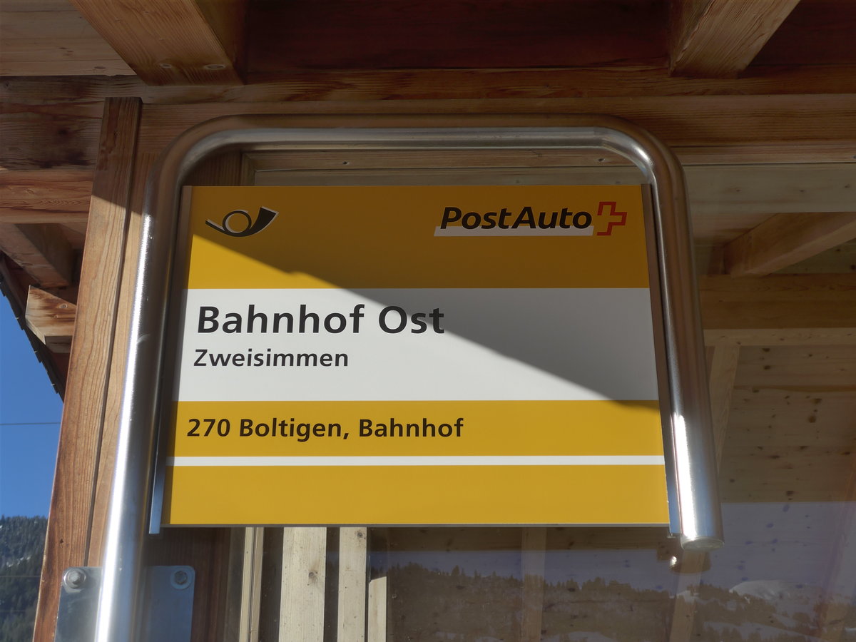 (213'109) - PostAuto-Haltestelle - Zweisimmen, Bahnhof Ost - am 25. Dezember 2019