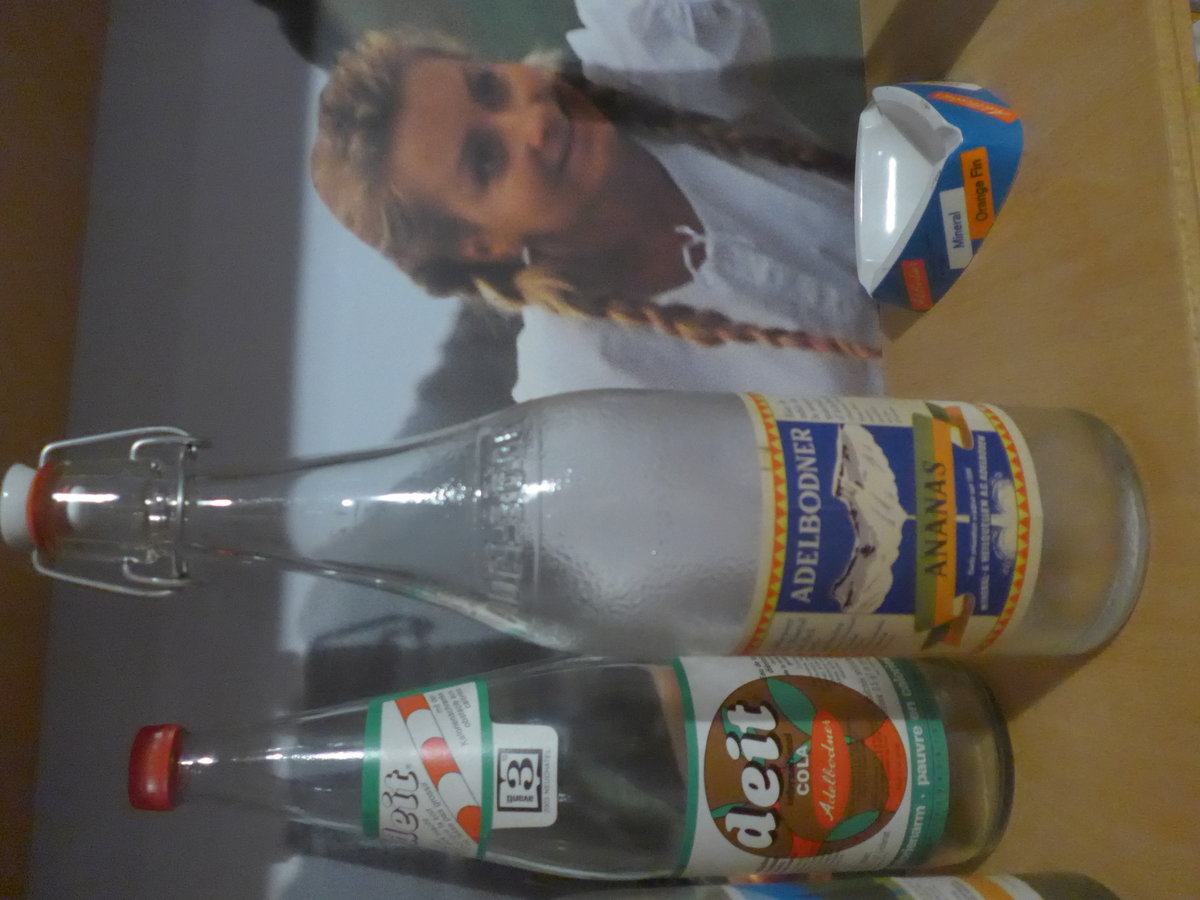 (214'518) - Adelbodner Flasche  Ananas  am 19. Februar 2020 im Heimatmuseum Adelboden