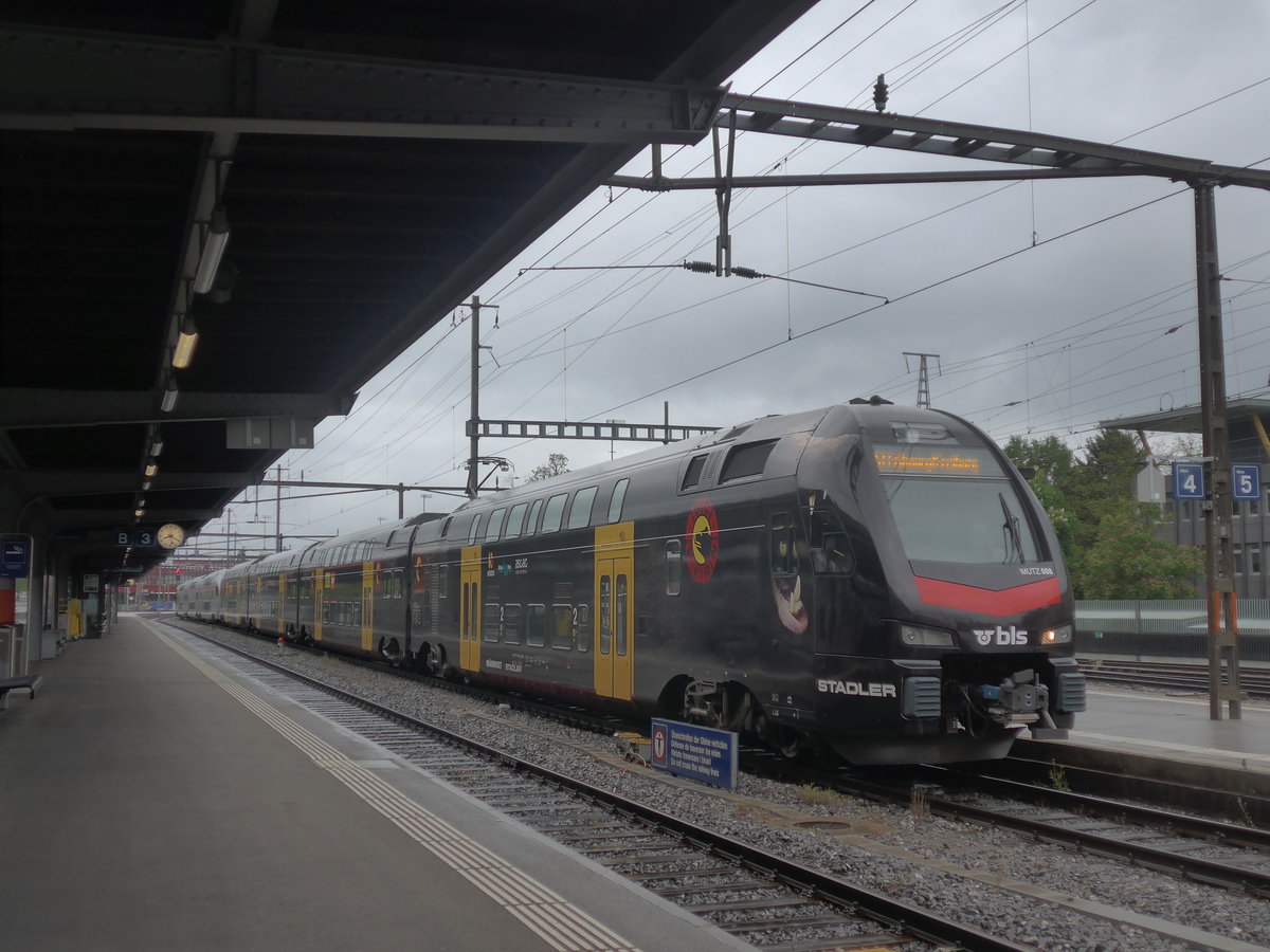 (216'534) - BLS Mutz-Pendelzug - Nr. 8 - am 28. April 2020 im Bahnhof Thun