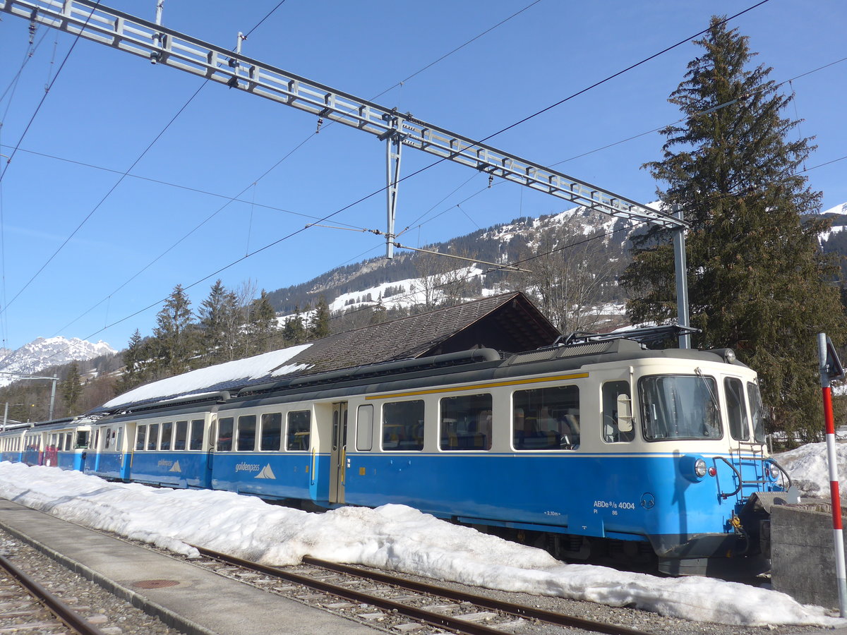 (223'634) - MOB-Pendelzug - Nr. 4004 - am 19. Februar 2021 im Bahnhof Lenk