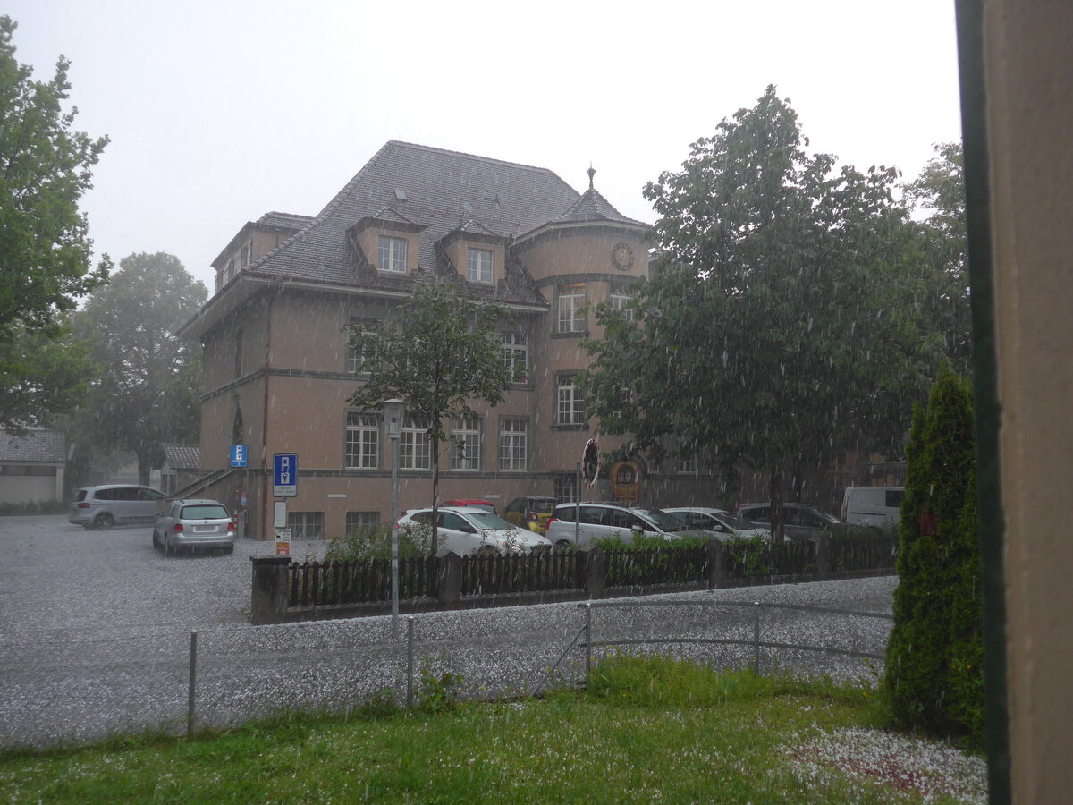 (226'083) - Hagelunwetter am 29. Juni 2021 in Thun-Lerchenfeld