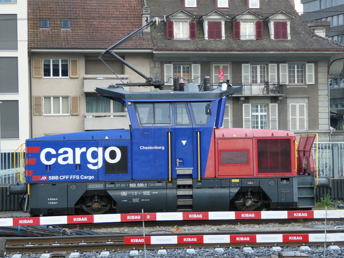 (234'900) - SBB-Rangierlokomotive - Nr. 923'030-1 - am 30. April 2022 im Bahnhof Thun
