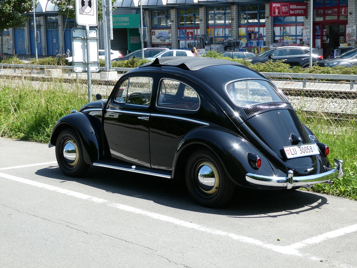 (236'710) - VW-Kfer - LU 30'058 - am 4. Juni 2022 in Sarnen, OiO