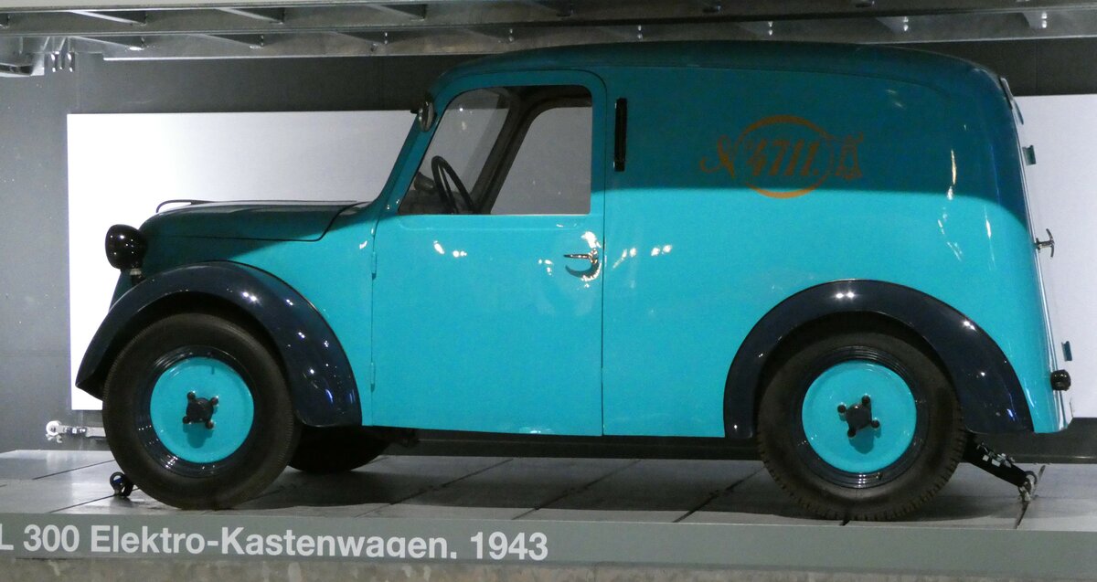 (241'735) - SIG Elektro-Kastenwagen von 1943 am 22. Oktober 2022 in Luzern, Verkehrshaus