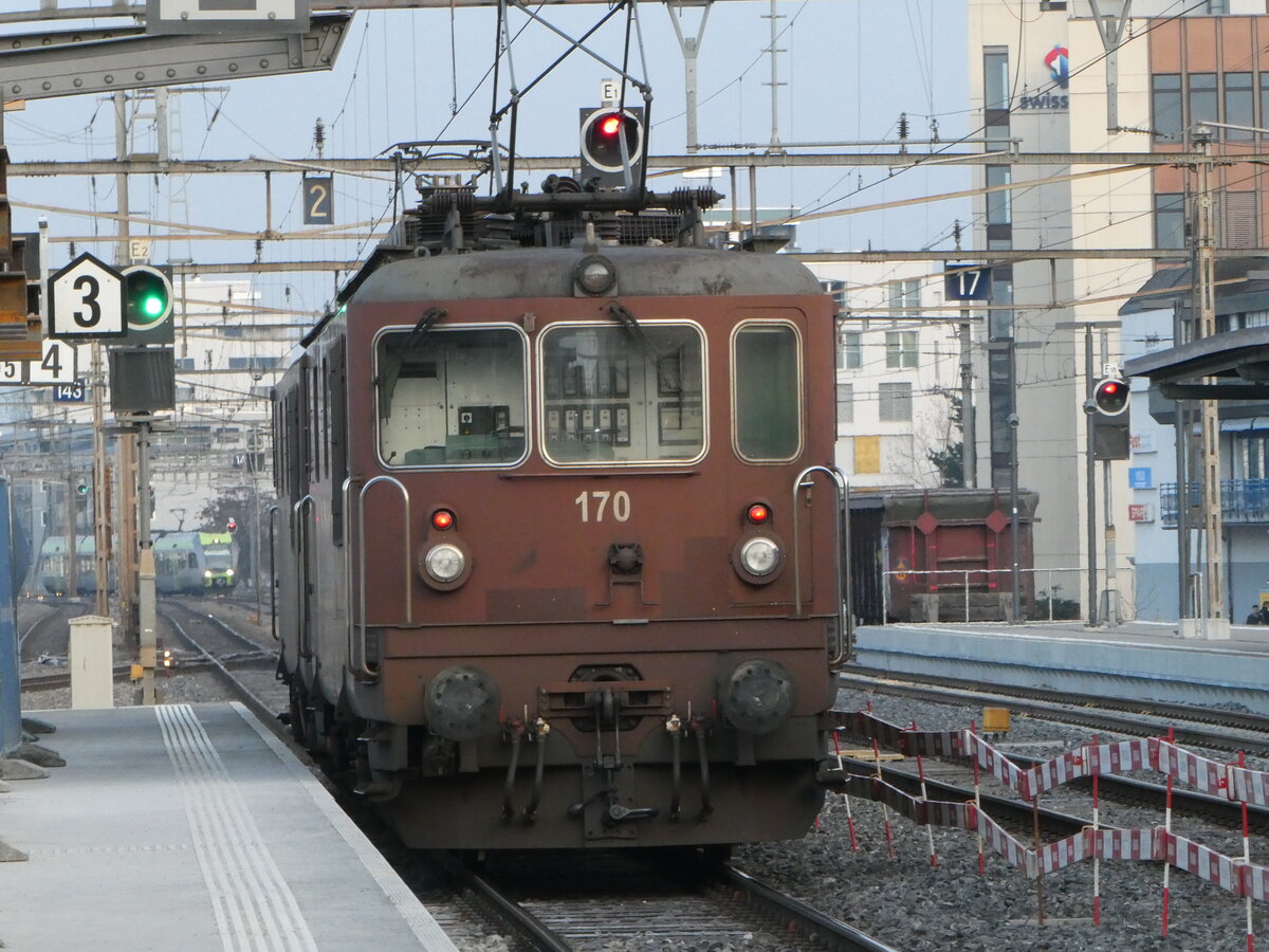 (246'918) - BLS-Lokomotive - Nr. 170 - am 7. Mrz 2023 im Bahnhof Thun
