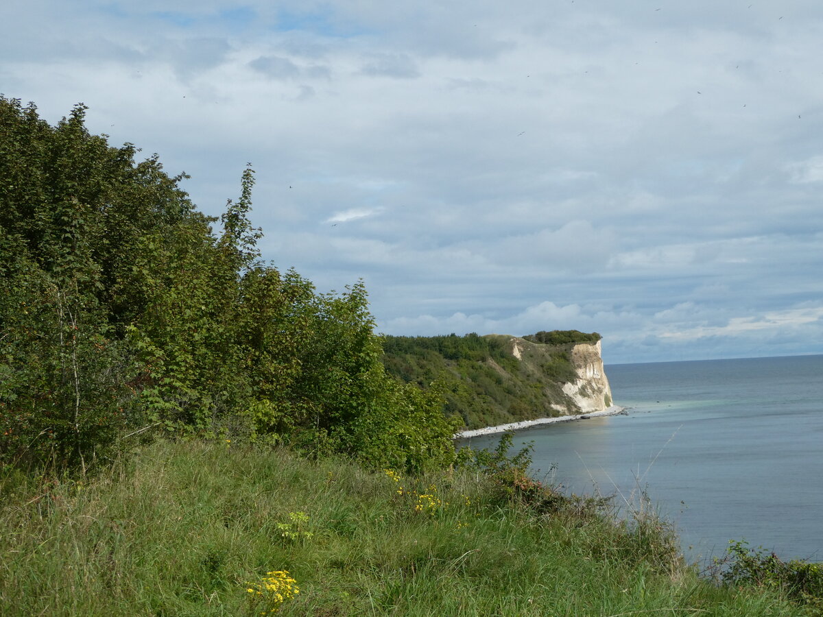 (254'547) - Der Kreidefelsen am Kap Arkona mit der Ostsee am 1. September 2023 von Vitt aus