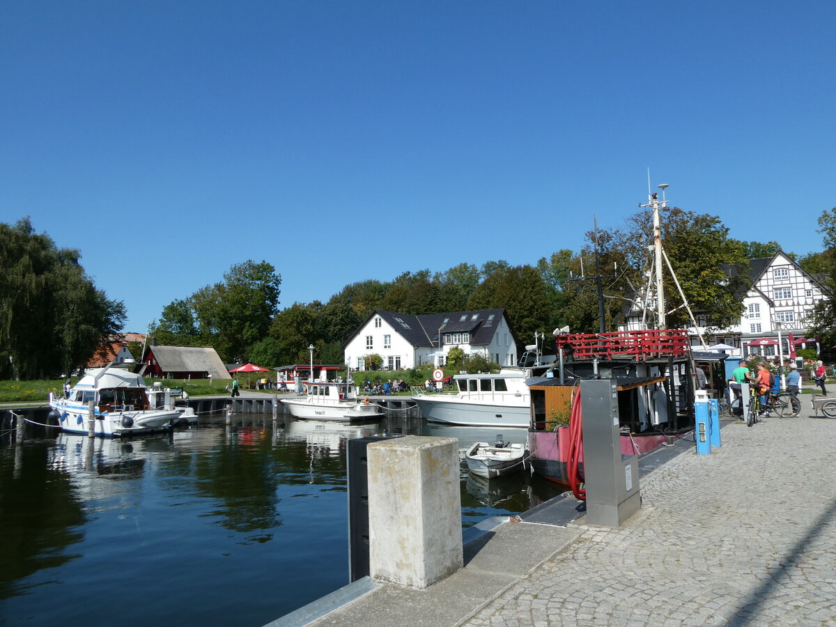 (254'657) - Im Hafen am 2. September 2023 in Kloster