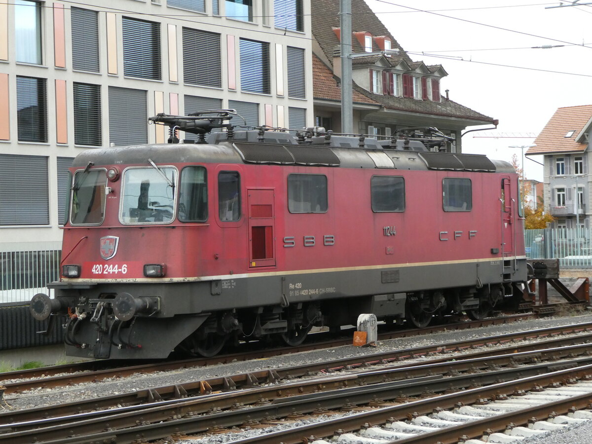 (256'730) - SBB-Lokomotive - Nr. 11'244 - am 5. November 2023 im Bahnhof Thun