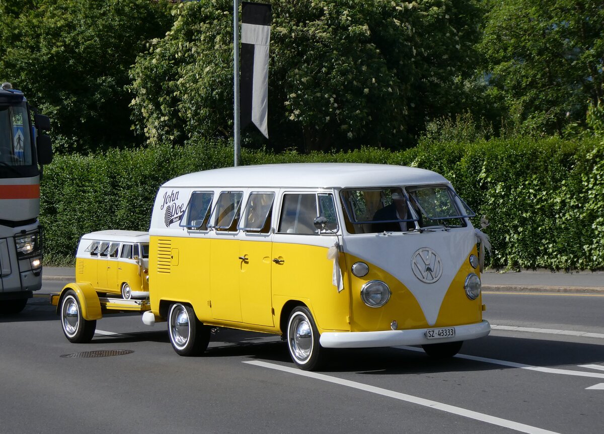 (262'569) - VW-Bus - SZ 43'333 - am 18. Mai 2024 in Sarnen, OiO