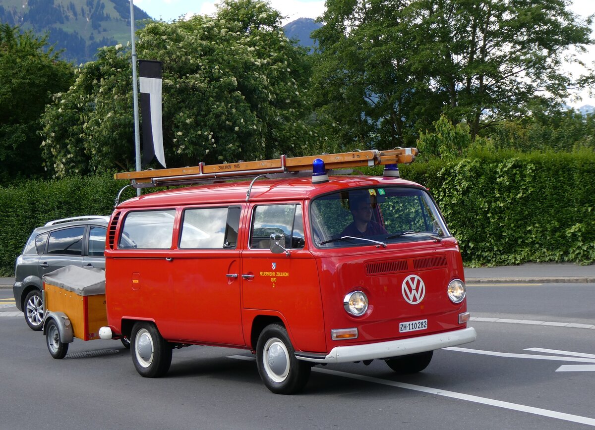 (262'628) - Feuerwehr, Zollikon - ZH 110'282 - VW am 18. Mai 2024 in Sarnen, OiO