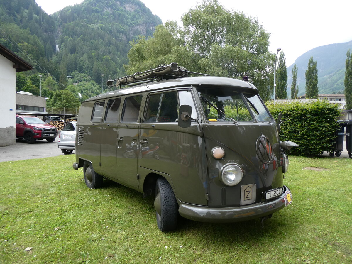 (263'575) - VW-Bus - TI 8504 - am 9. Juni 2024 in Faido, Garage Barenco