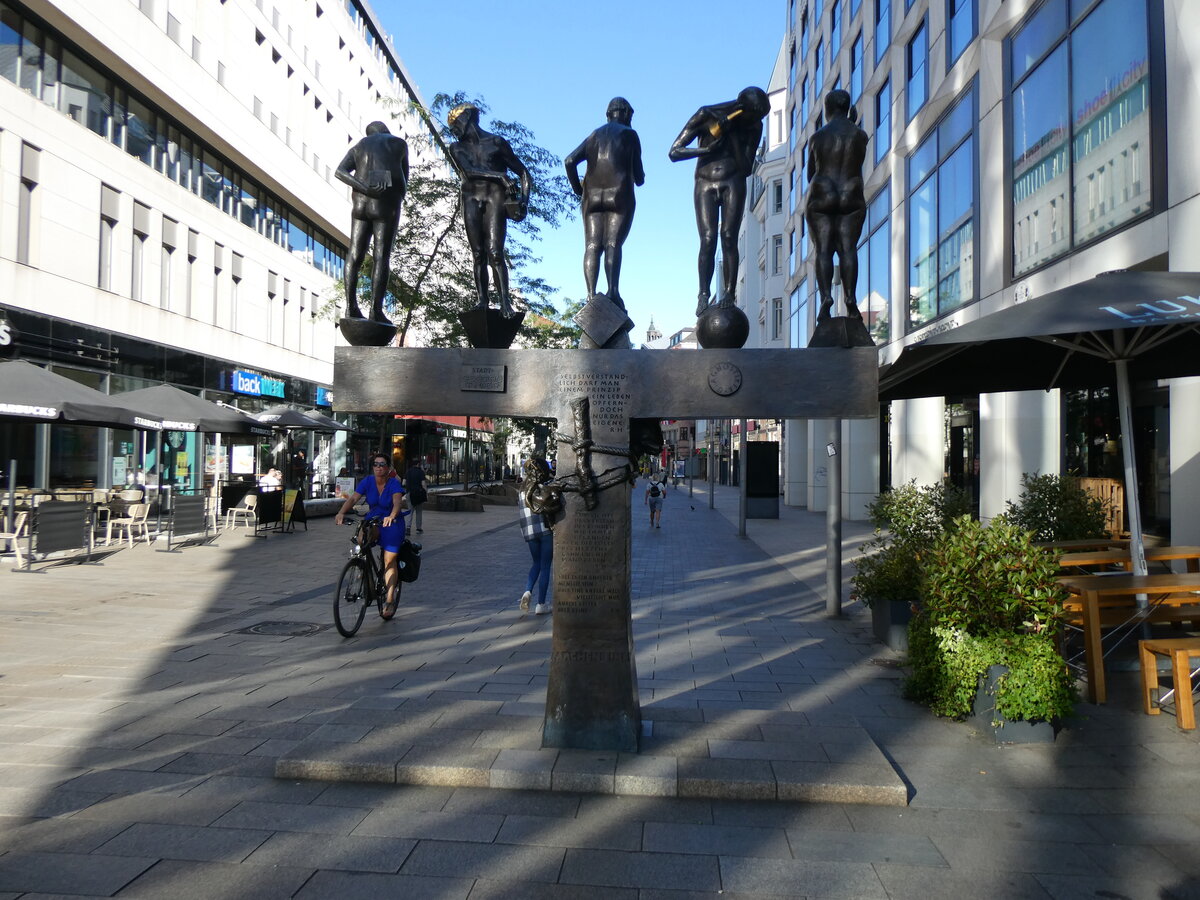 (264'405) - Gbel-Skulptur Unzeitgemsse Zeitgenossen am 9. Juli 2024 in Leipzig