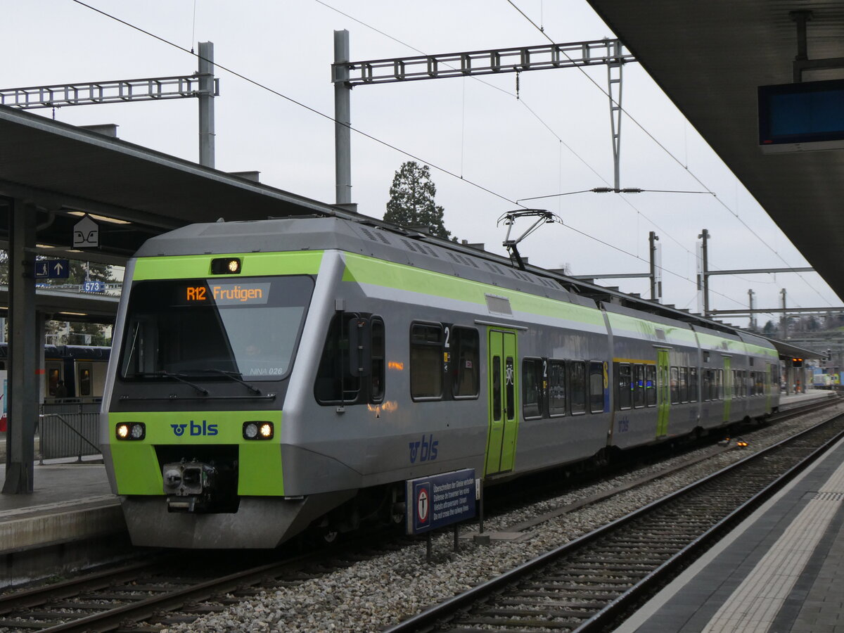 (269'801) - BLS-NINA - Nr. 026 - am 11. Dezember 2024 im Bahnhof Spiez