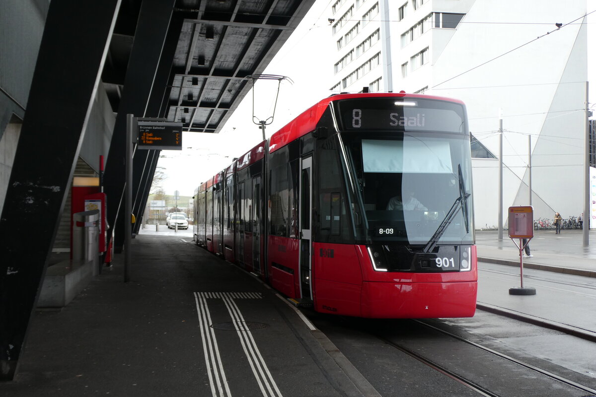 (282'873) - Bernmobil-Tram - Nr. 901 - am 6. Dezember 2025 beim Bahnhof Bern Br�nnen Westside