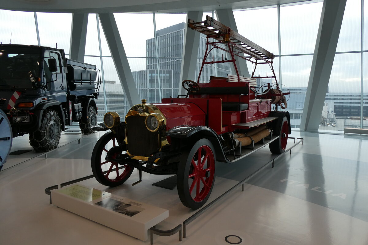 (282'996) - Benz Feuerwehr am 11. Dezember 2025 in Stuttgart, Mercedes-Benz Museum