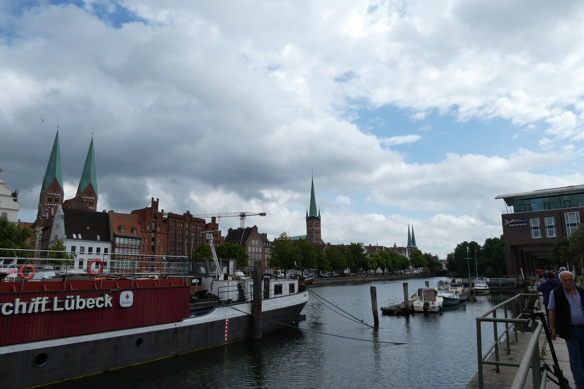 (287'655) - Hansestadt L�beck an der Trave am 7. Juni 2026 mit Theaterschiff Marie