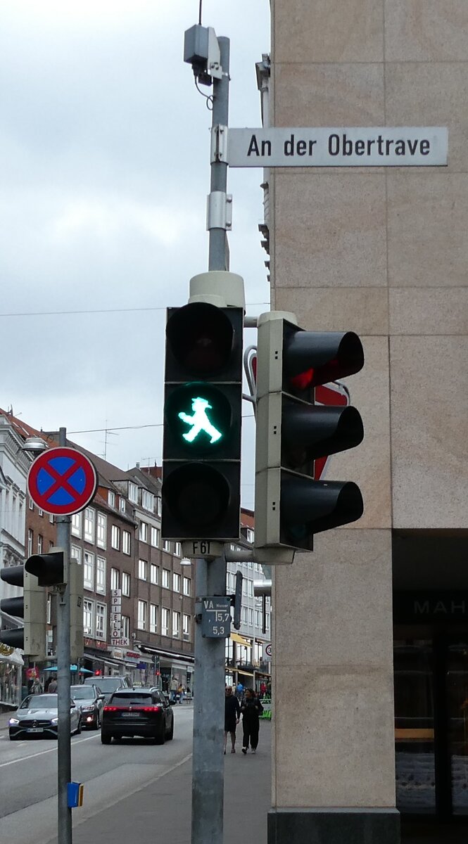 (287'669) - Verkehrsampel aus der ehemaligen DDR am 7. Juni 2026 in L�beck