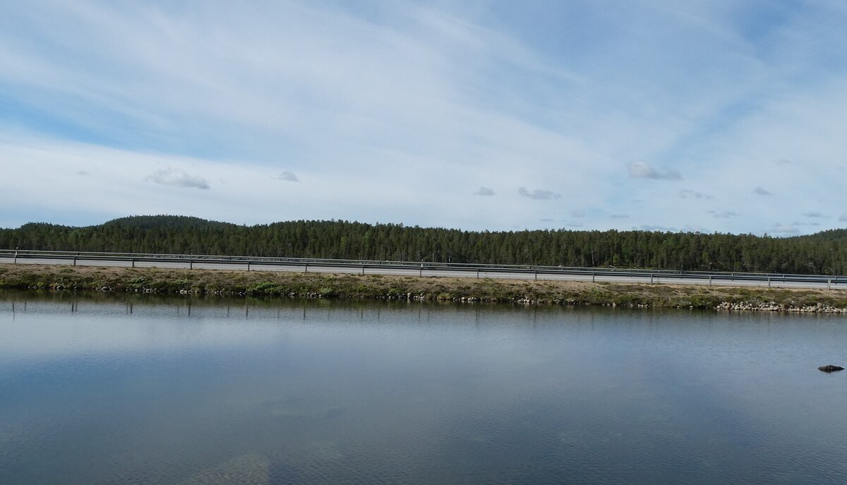 (288'097) - Strasse am Inarij�rvisee am 12. Juni 2026 in Inari