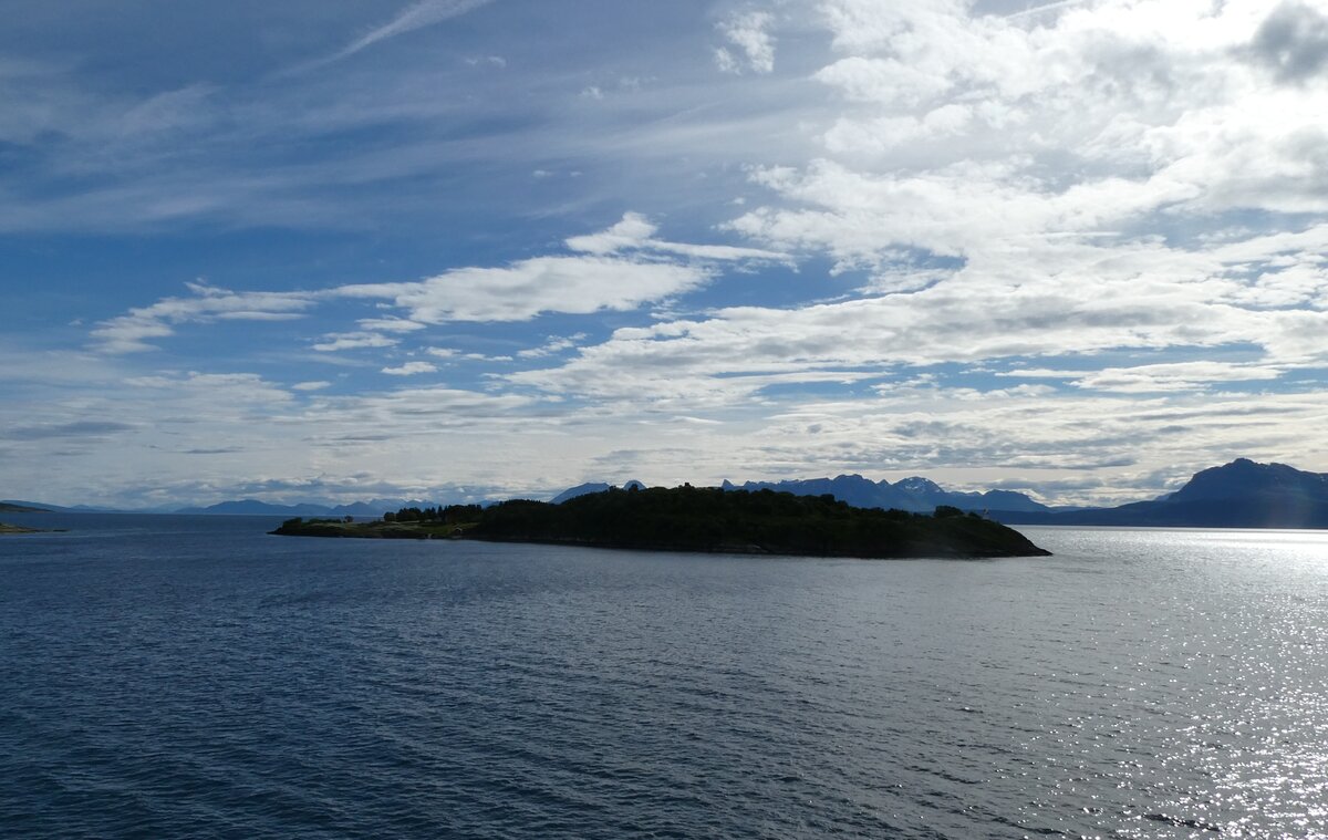 (288'536) - Impressionen von den Lofoten am 15. Juni 2026