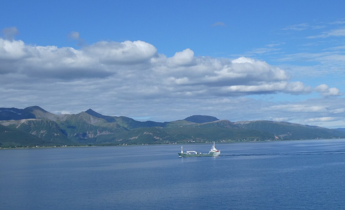 (288'577) - Impressionen von den Lofoten am 15. Juni 2026 mit Schiff