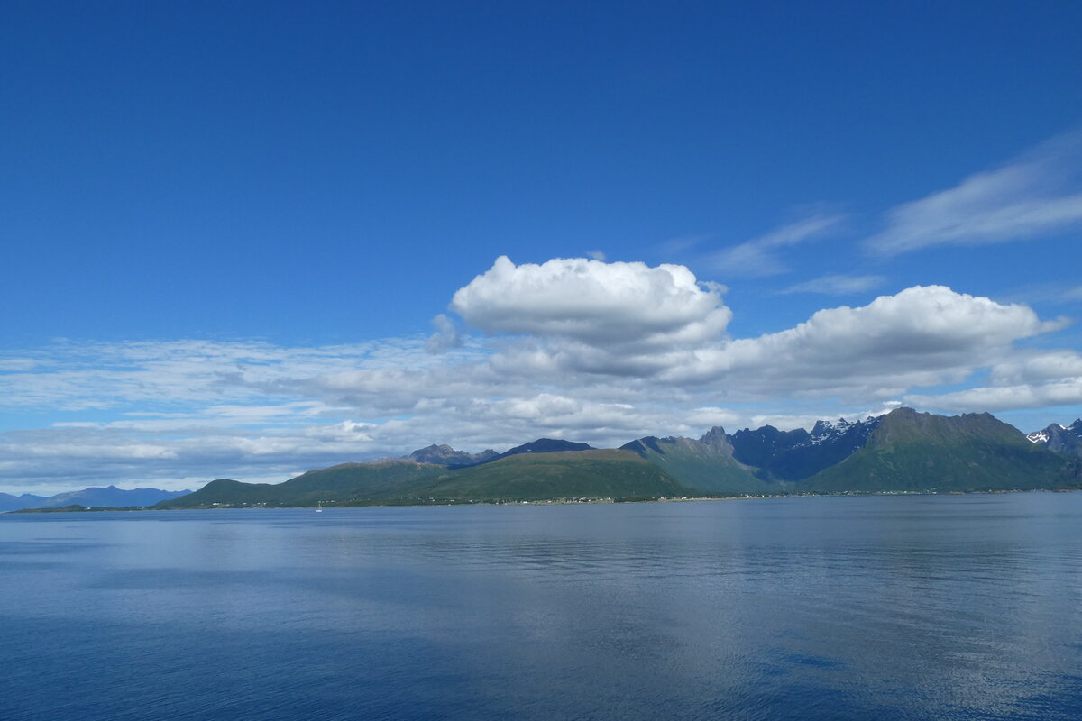 (288'578) - Impressionen von den Lofoten am 15. Juni 2026