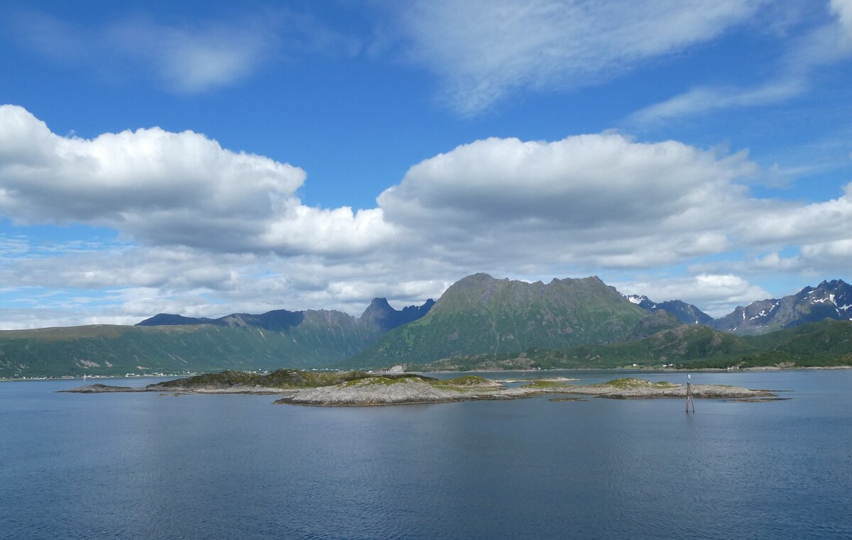 (288'579) - Impressionen von den Lofoten am 15. Juni 2026