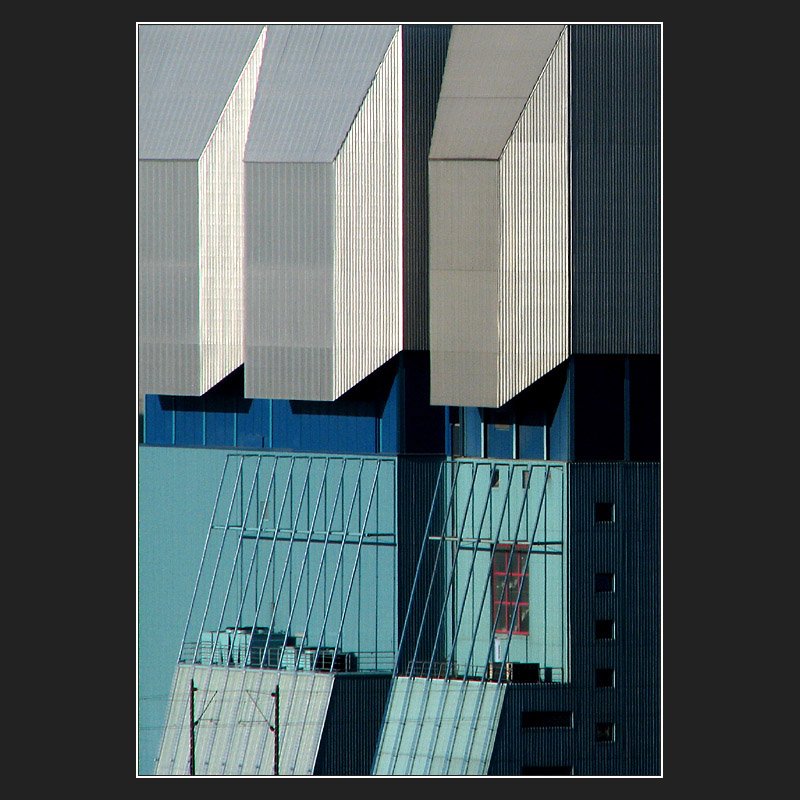 Detailansicht des Kraftwerkes in Stuttgart-M�nster: auch so eine Anlage kann architektonische Qualit�ten aufweisen. (Jonas)